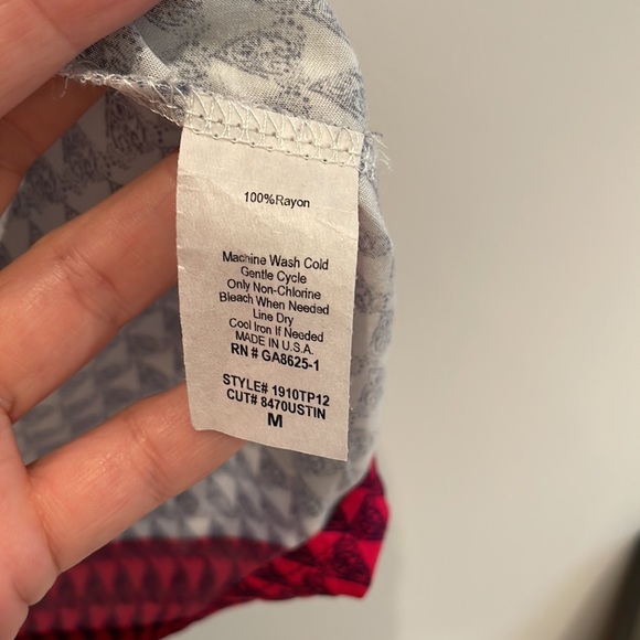 Reene C. Women’s Paisley Patterned Tank Top. - Picture 8 of 8